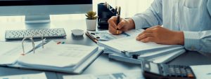 Arbeitszeugnis entschlüsseln: Geheimcodes und Formulierungen verstehen